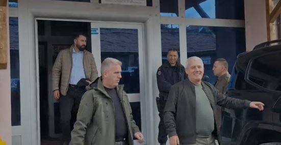 Sveçla pas vizitës në veri: Punë e zakonshme në orar të punës