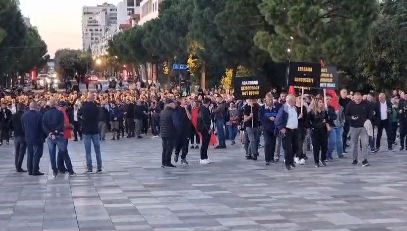 Tiranë, nis protesta kombëtare e opozitës