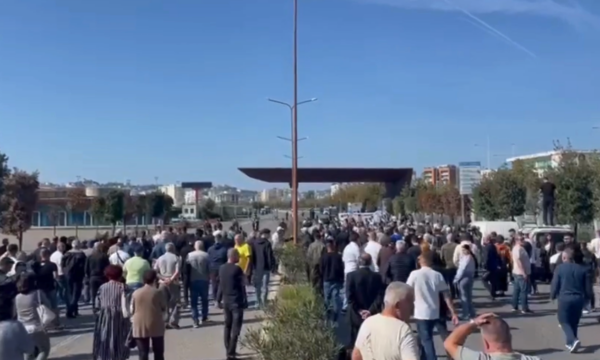 Mbërrin sot anija me mbetje të rrezikshme, protestë në Portin e Durrësit