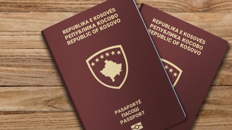 Pse nuk mund të buzëqeshim në foton e pasaportës?