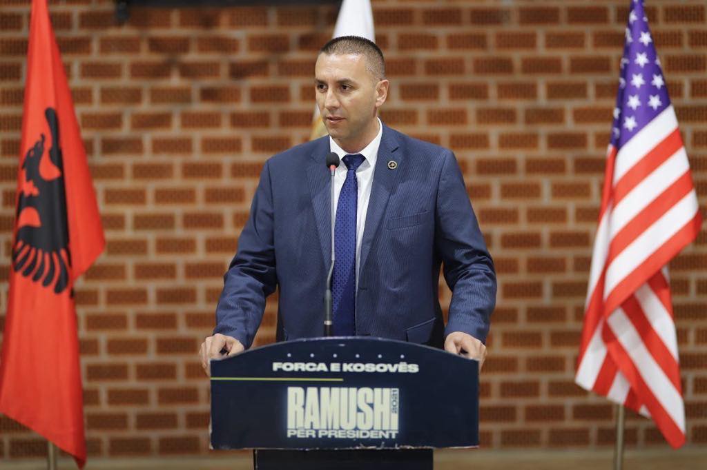 Ahmetxhekaj i hedh poshtë deklaratat e Maqedoncit për biftekët: Mos ia fut kot, ushtarët sot nuk kanë ushqim të nxehtë