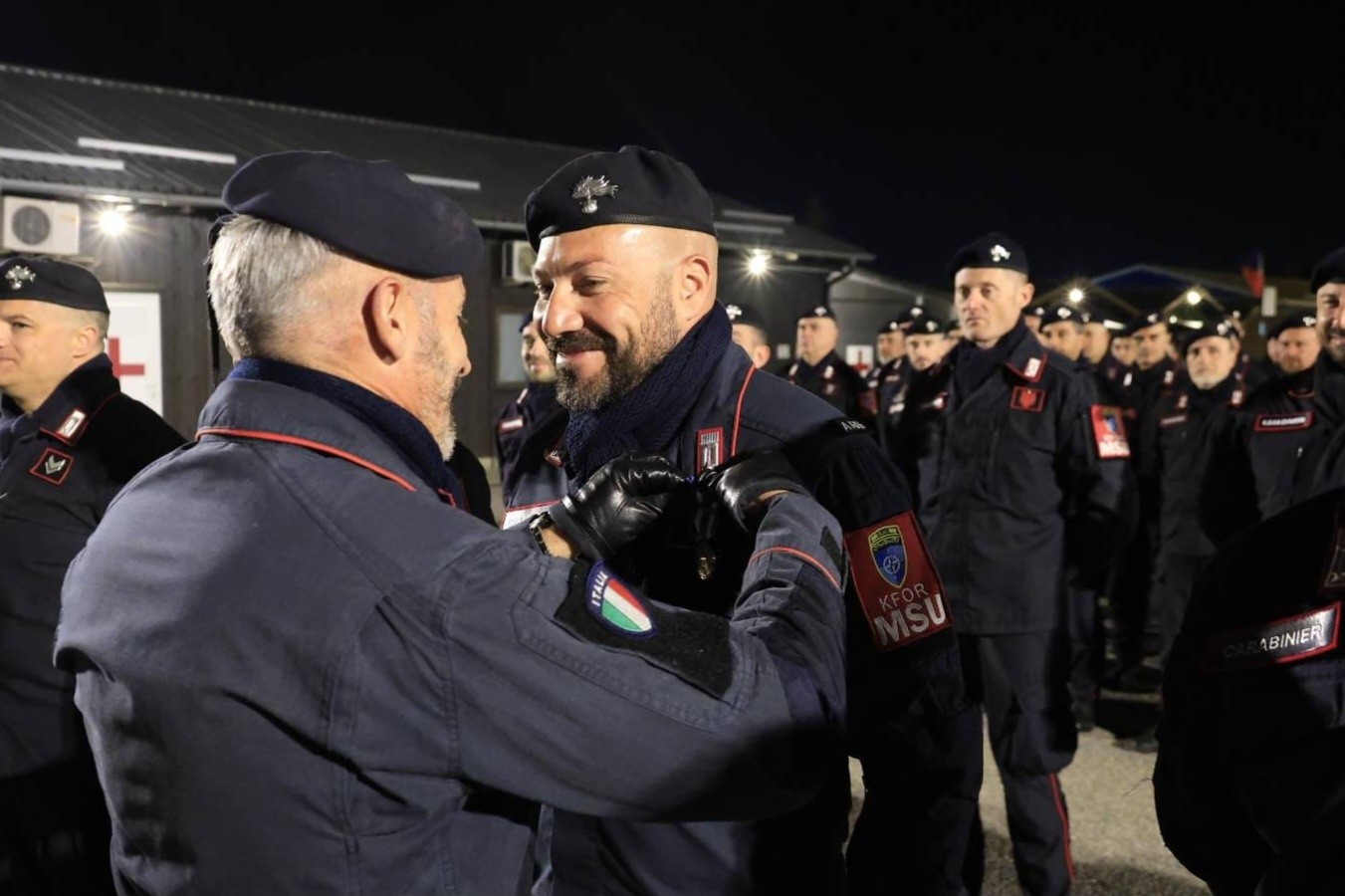 Njësitet e specializuara të KFOR-it marrin medalje për shërbim të shkëlqyer