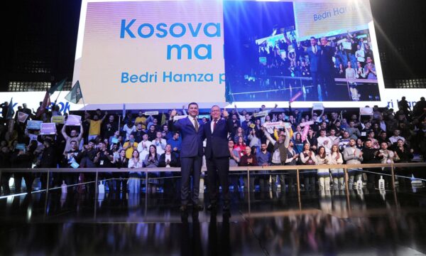 Deliu-Kodra ndan foto nga Konventa: Me Bedri Hamzën kryeministër – Kosova mundet ma mirë!