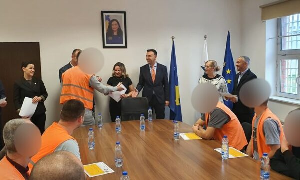 Të dënuarit në Qendrën e Paraburgimit në Prishtinë bëhen me certifikata për “Menaxhim të Zemërimit”