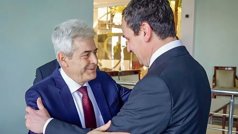 Ahmeti i reagon Kurtit: Gjuha shqipe në Maqedoni të Veriut është zyrtare dhe do ta mbrojmë këtë