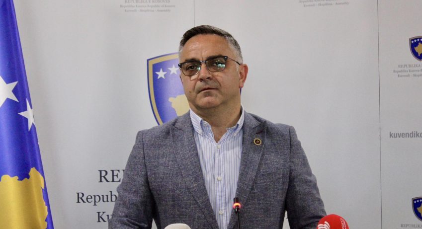 Tahiri: Për 4 vjet, Kryeministri i Kosovës, ministrja e Jashtme i kanë goditur presidentin aktual, Grenellin, me gjuhë fyese