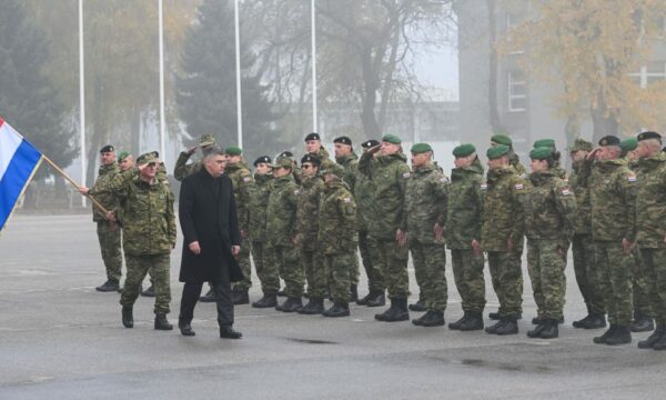 Ushtarë kroatë nga kontigjenti 42 nisen për Kosovë, Millanoviq: Misioni i KFOR-it është imponim paqeje për ata që mendojnë ndryshe