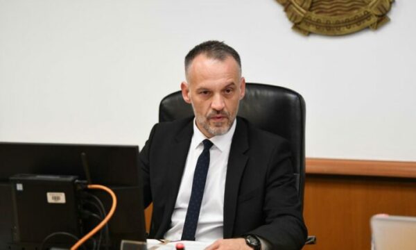 Zv.kryeministri i RMV zbulon si u kërcënua me jetë: Më erdhi e-mail