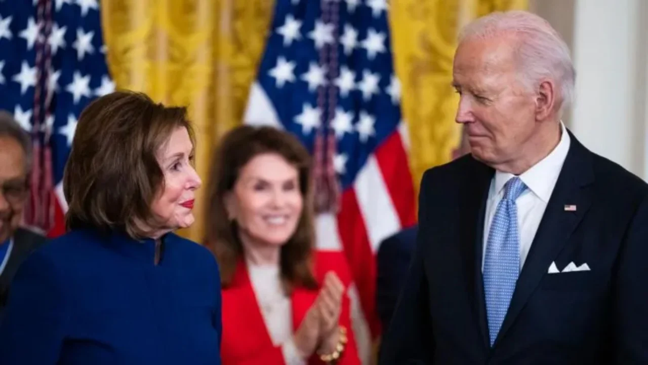 Jo vetëm kampi i Harris, edhe Nancy Pelosi fajëson Biden për humbjen në zgjedhje: U largua shumë vonë nga gara