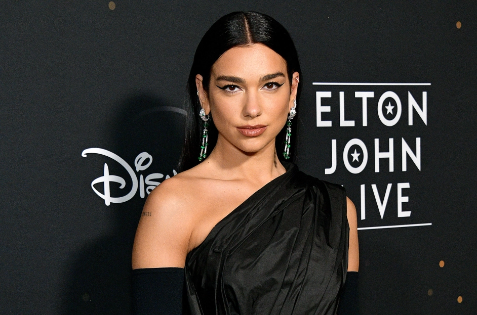 Dua Lipa në rrezik, anulon koncertin: Më dhemb shumë