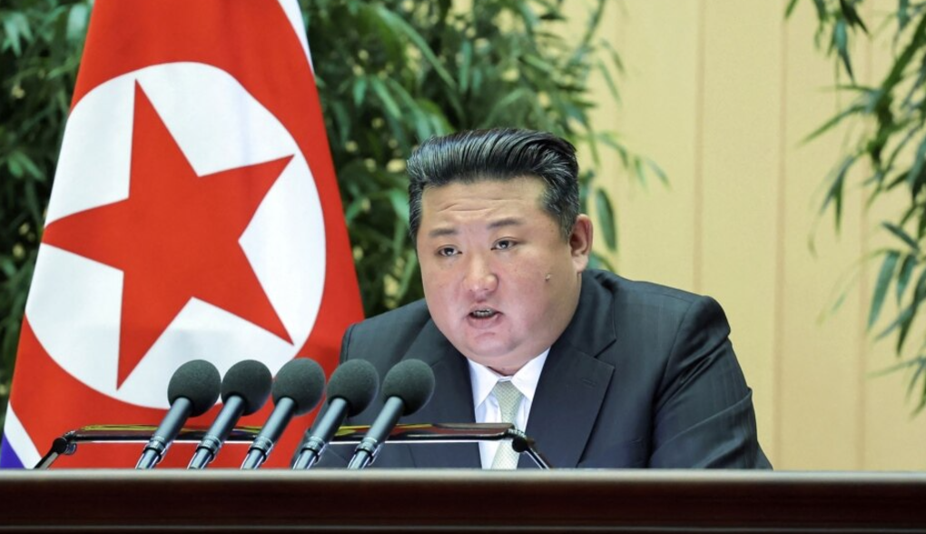 Kim Jong Un kërkon zgjerimin e forcave bërthamore të Koresë së Veriut