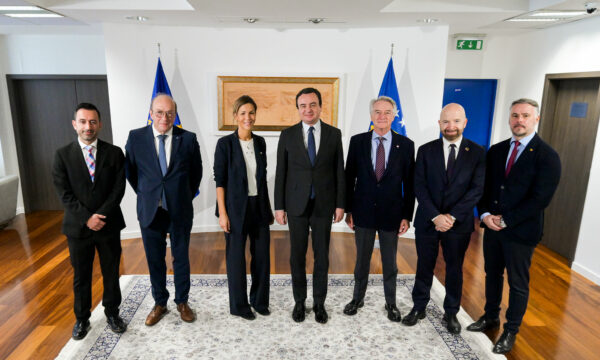 Kurti pret në takim delegacionin Asamblesë Rajonale të Evropës, pjesë e Asamblesë Parlamentare të Frankofonisë