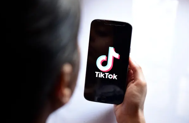 Save the Children: TikTok-u hapësira ku bullizohen më së shumti fëmijët në Kosovë