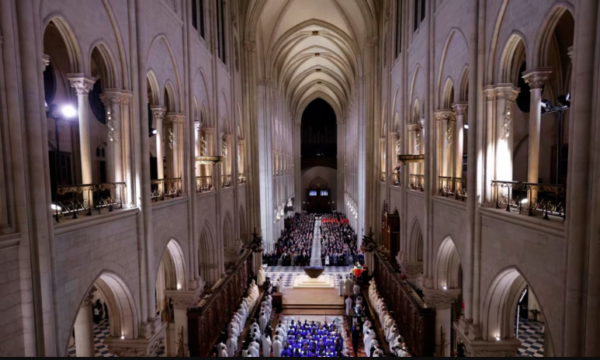 Mbahet mesha e parë pas rihapjes së Katedrales Notre Dame