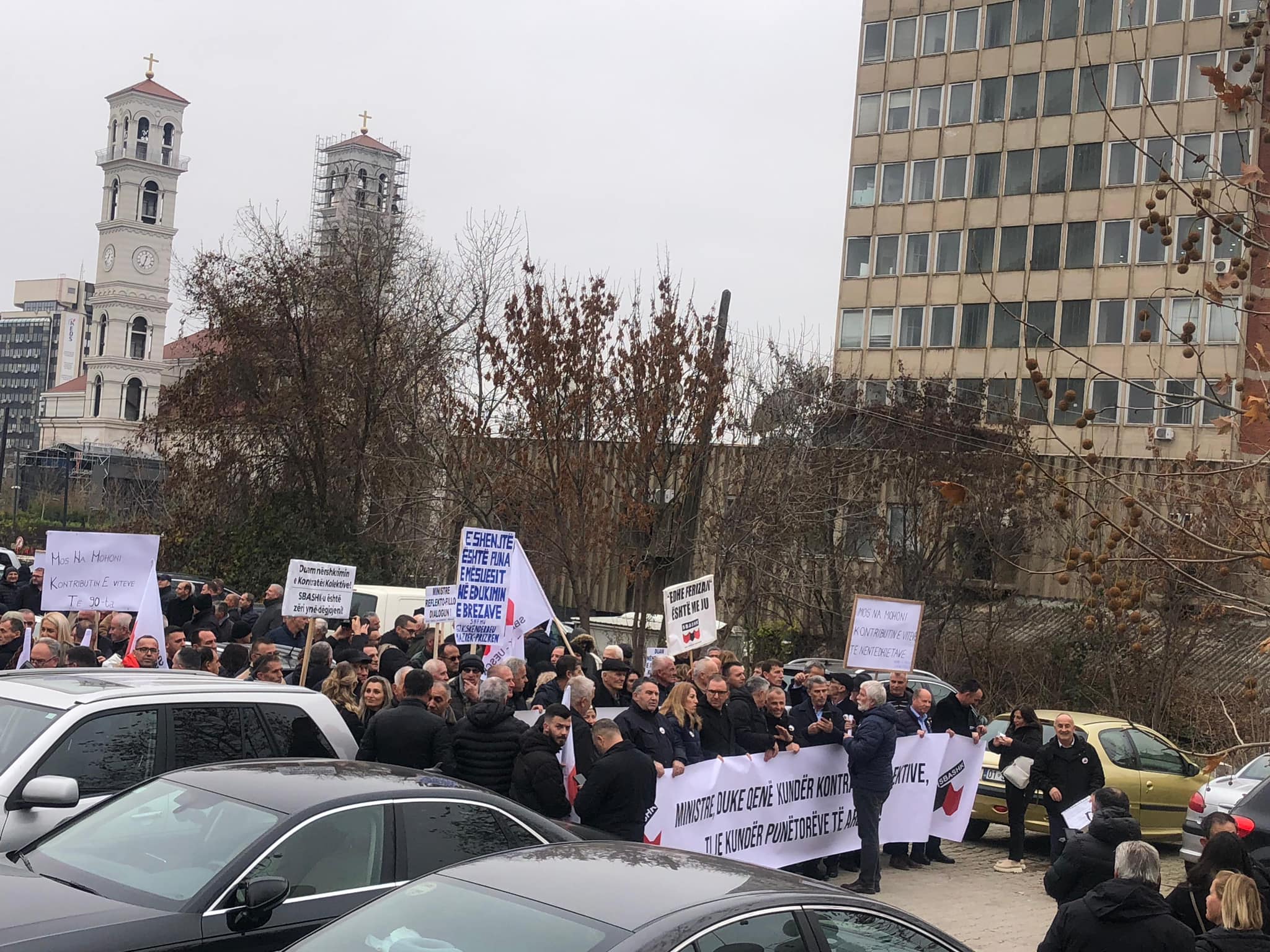 Nis protesta e SBASHK’ut, kërkojnë rritje pagash dhe nënshkrimin e kontratës kolektive