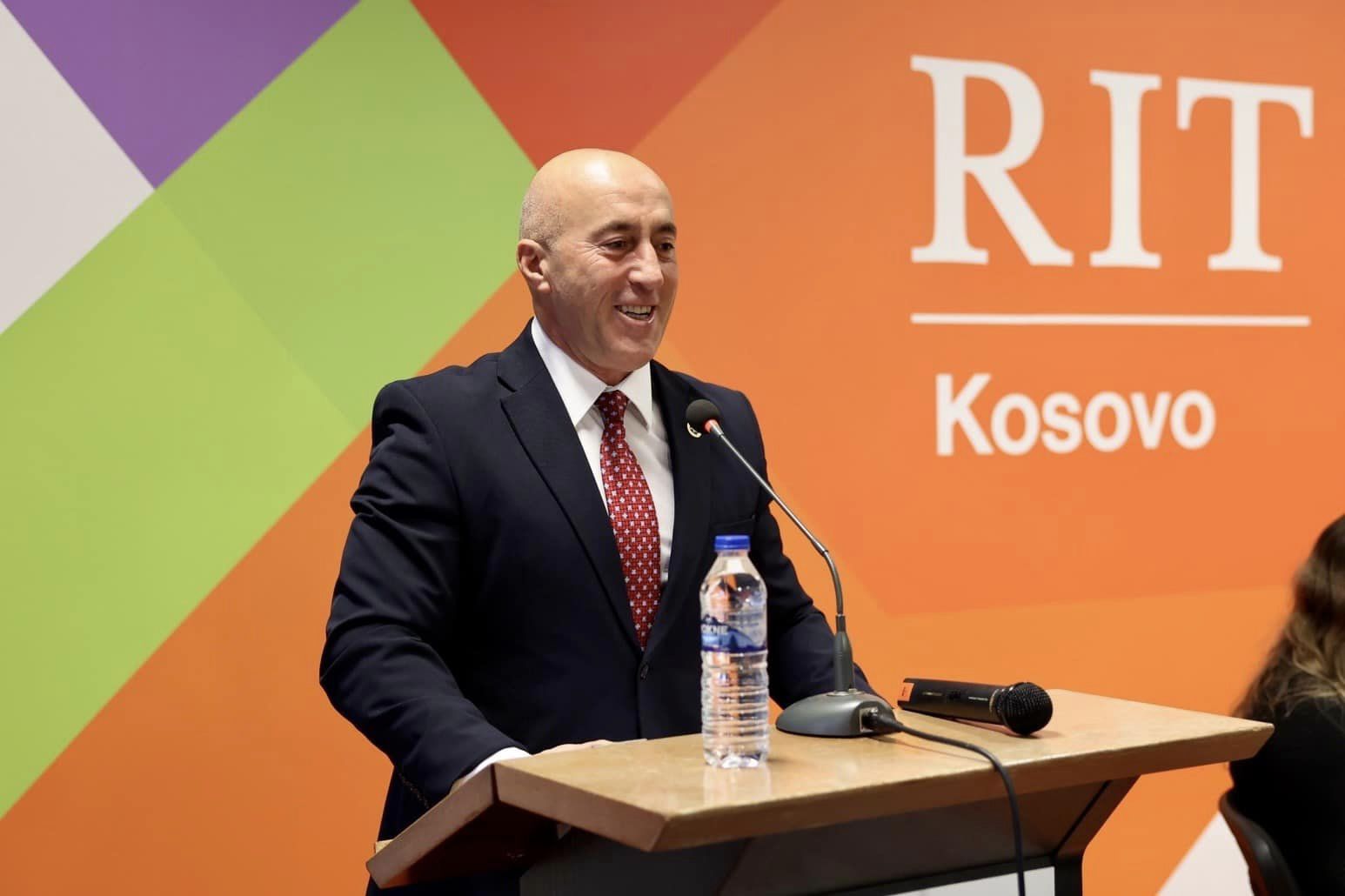 Haradinaj takohet me studentë, premton reforma të thella për arsimin dhe të rinjtë e Kosovës