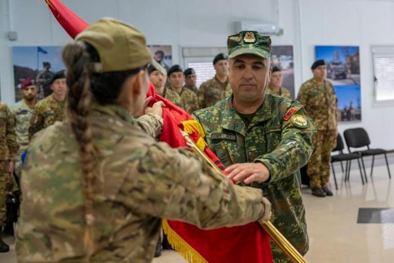 Ushtarët shqiptarë nderohen me Medaljen NATO për shërbim të shkëlqyer