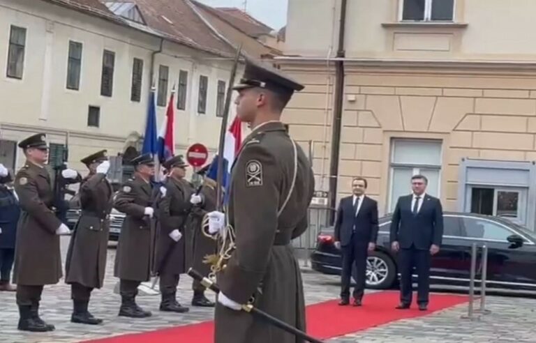 Kurti pritet me nderime të larta nga Plenkoviq