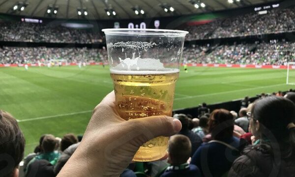 Arabia Saudite do ta ndalojë alkoolin gjatë Botërorit, reagon FIFA