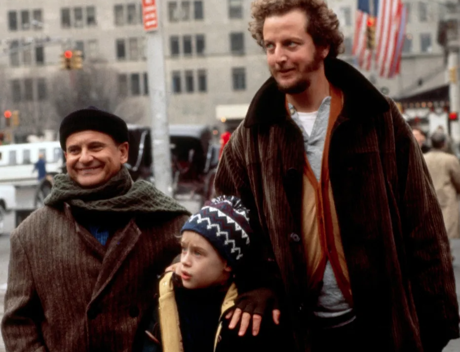 Ju kujtohet hajduti Marv nga filmi “Home Alone”? Sa shumë ka ndryshuar