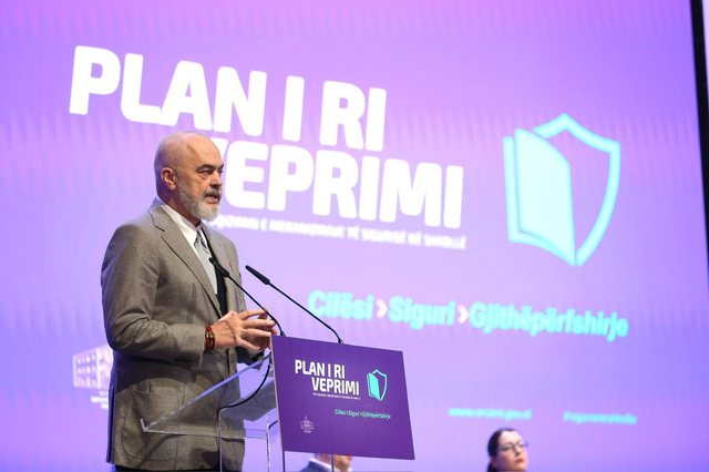 Edi Rama: Tiktok është rrugaçi i lagjes, duke filluar nga janari do ta mbyllim për një vit