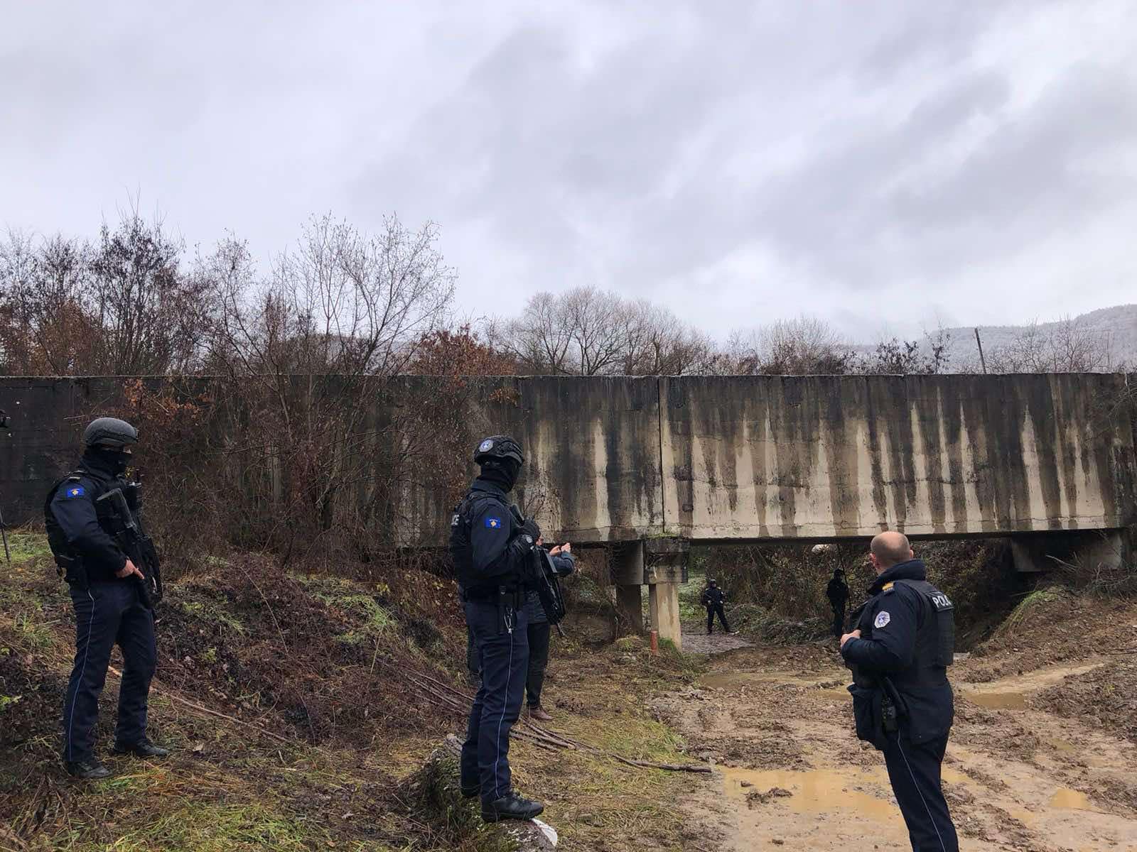 Sërish bastisje në Varagë të Zubin Potokut, konfiskohen pushkë gjuetie