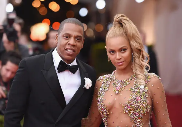 Akuzat për perdhunimin e një gruaje nga Jay Z- Rrezikohet karriera e Beyonce-s