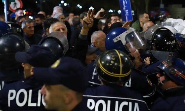 Protesta e PD-së, reagon policia e Tiranës: Do përballen me pasoja për bllokimin e akseve