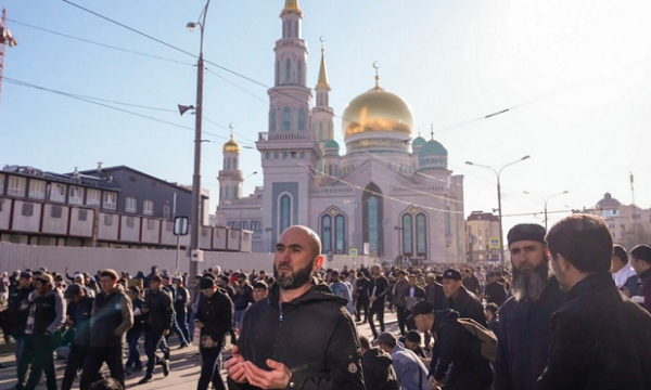 Këshilli Islamik i Rusisë u mundëson poligaminë burrave myslimanë