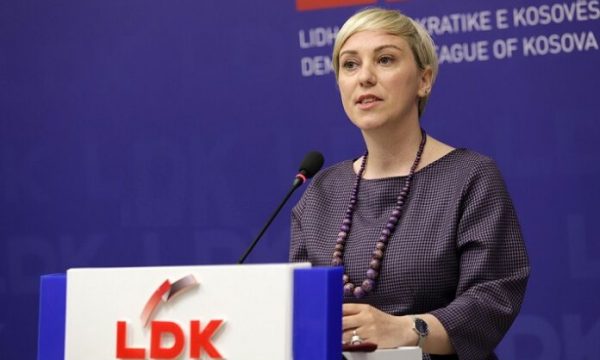 Sibel Halimi e LDK-së thotë se greva e aktorëve të Teatrit Kombëtar tregon “moskokëçarjen” e Qeverisë për kulturën