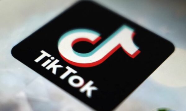 Shqipëria do mbyllë TikTok për një vit, reagon kompania kineze