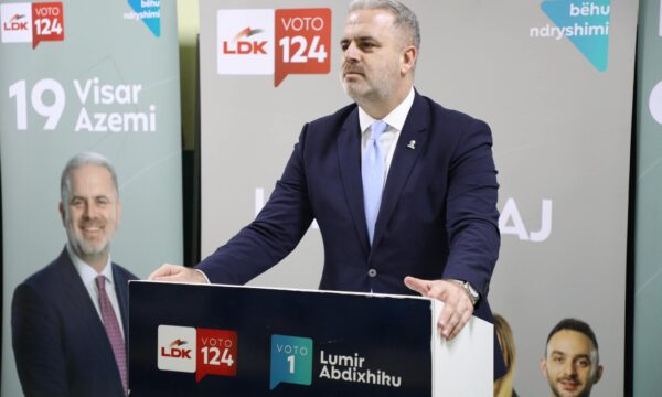 Azemi: Lajm i mirë për qytetarët e Ferizajit, Komuna u tërhoq nga rritja e çmimit të çerdheve