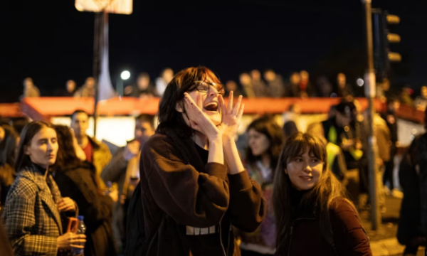 Dorëheqja e Vuçeviqit mund të mos i ndalë protestat