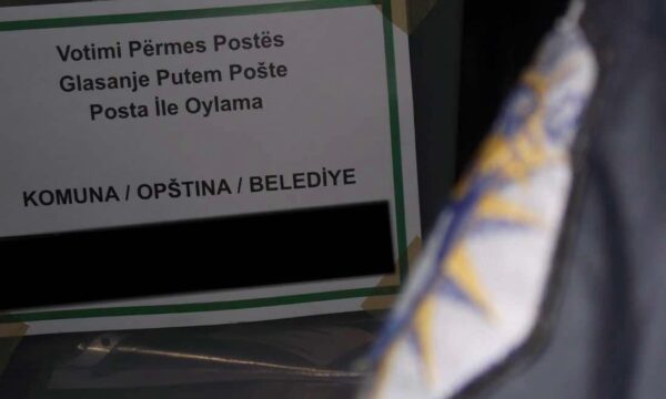 KQZ e shpërbleu kompaninë “AL – Dushi” me tender për bartjen e materialit votues me çmim dyfish më të lartë dhe pa i plotësuar kriteret që kërkohen