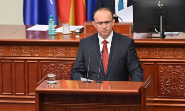 Gashi: Ka marrëveshje xhentelmene, Frontit Europian i takon Komisionit për Politikë Sociale: S’mund t’i merret!