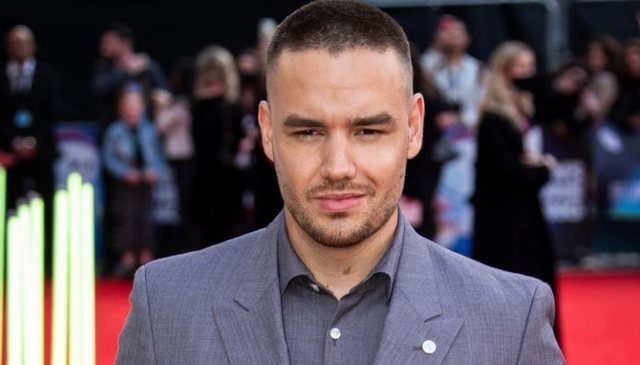 Miku i Liam Payne padit babanë e këngëtarit për shpifje