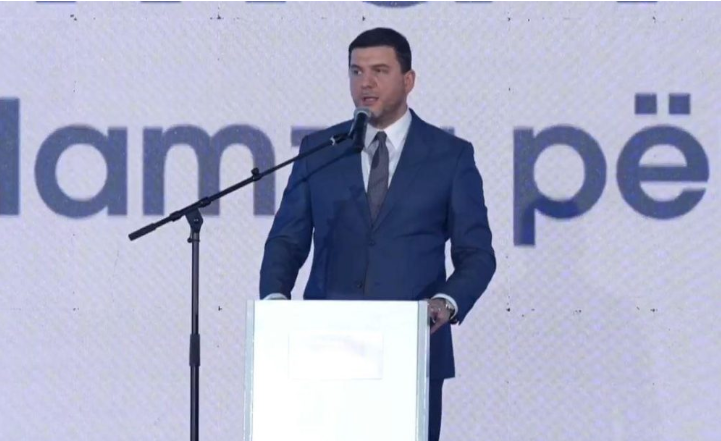 Memli Krasniqi nga Mitrovica: Bedri Hamza është patriot që e mban fjalën