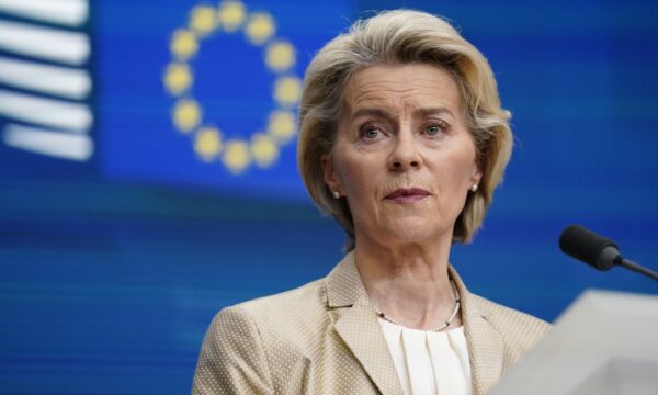 Von der Leyen: BE-ja pret të punojë nga afër me Trumpin