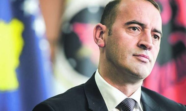 Daut Haradinaj: Kurtit i ka humbë rruga në oborr