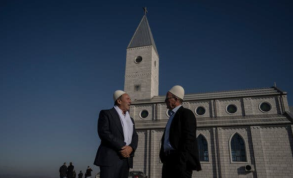 The New York Times: Të konvertuarit në të krishterë në Kosovë duan ta ringjallin të kaluarën para-islamike