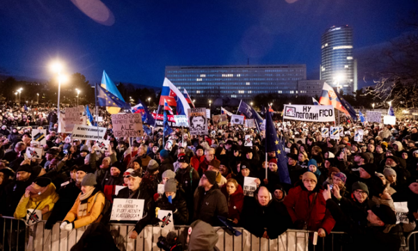 Protesta në Sllovaki kundër raporteve më të ngushta me Rusinë