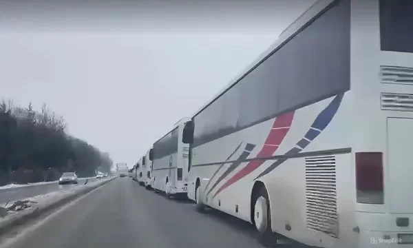 Vazhdon greva e pronarëve të autobusëve në linjën Podujevë-Prishtinë