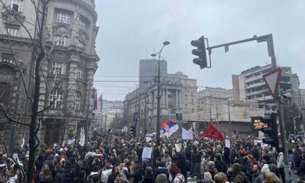 Bllokadë në Novi Sad, grevë në Beograd, Serbia po vlon sot nga pakënaqësia qytetare