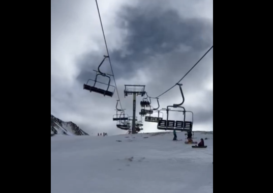 Shembet teleferiku në një vendpushim skish në Spanjë, dhjetëra të lënduar