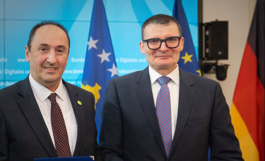 Kosova dhe Gjermania nënshkruajnë marrëveshje për transportin rrugor ndërkombëtar