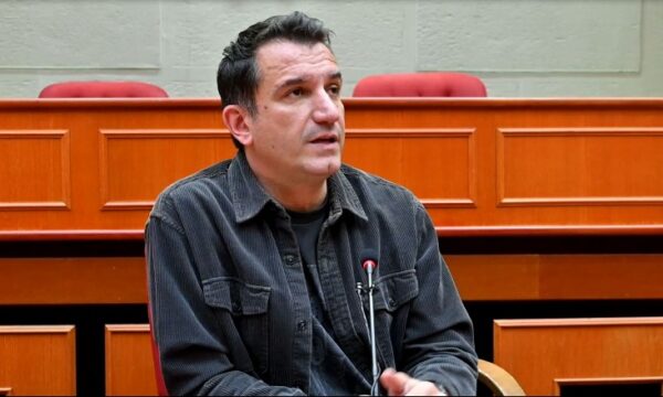 Veliaj mesazh pas shkarkimit nga Qeveria: Jam më i fortë se kurrë