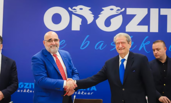 Bashkëdrejtuesi i fushatës së presidentit Trump do të udhëheqë fushatën e opozitës shqiptare