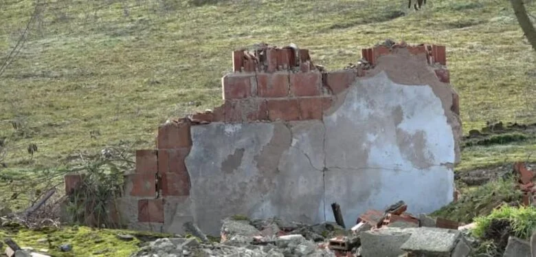 Momenti kur shembet objekti në Gjakovë ku vdiqën tre fëmijë -VIDEO