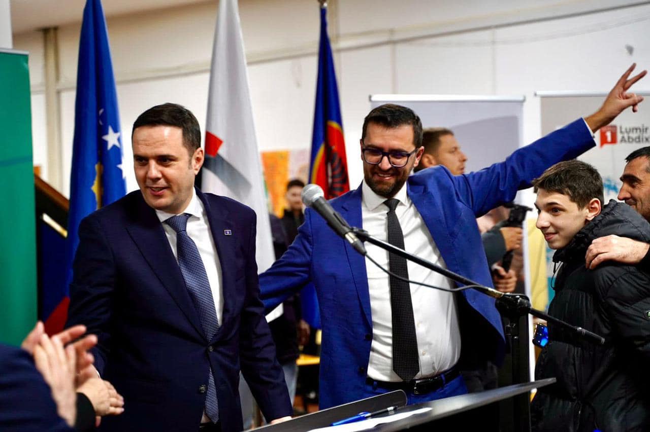 Sokol Havolli: Kam pranuar mijëra mesazhe nga mërgata që shprehin mbështetje ndaj kryeministrit në ardhje, Lumir Abdixhiku