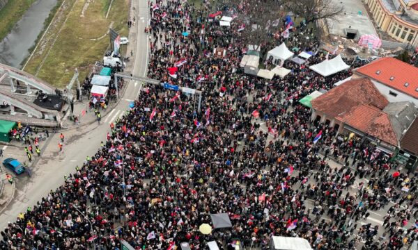 Në protestat e studentëve në Serbi edhe veteranë të brigadës që luftoi në Kosovë